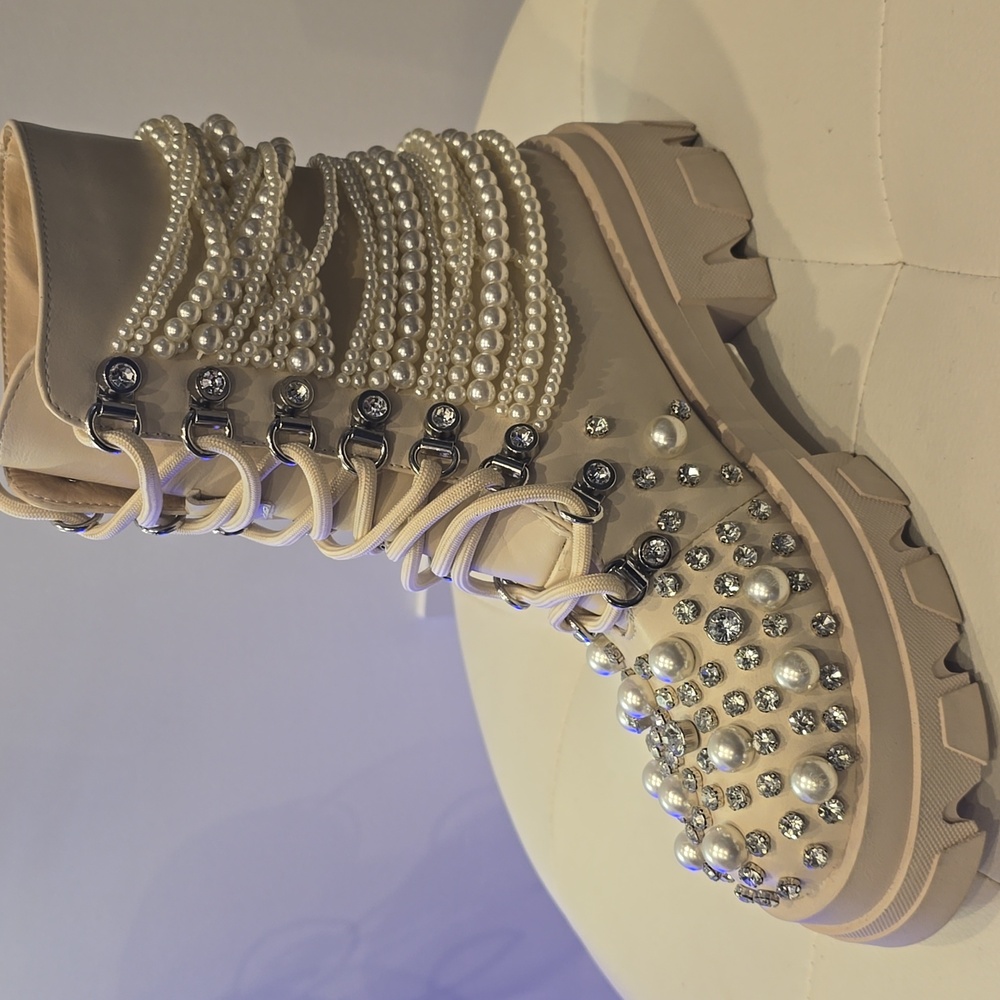 Twinkley Pearl Rhinestone Hiking bootS AZALEA WANG Beige LACE UP Shoes HOT 6 1/2 - Picture 5 of 7